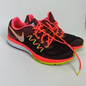 Black and neon Nike zoom shoes size 9.5